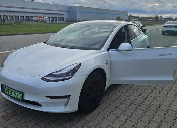 Tesla Model 3 cena 119000 przebieg: 63000, rok produkcji 2020 z Ostrów Wielkopolski małe 92